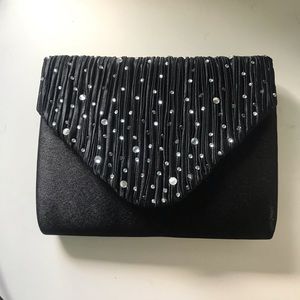 Black clutch